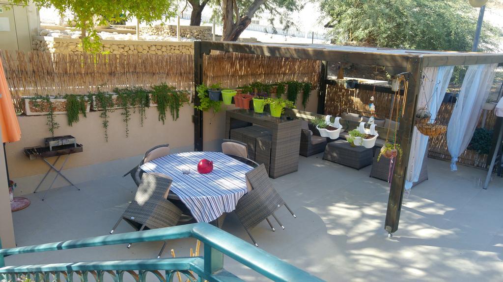 Martini Dead Sea Villa Neve Zohar Eksteriør bilde